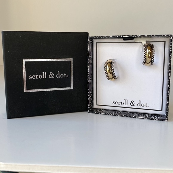 Scroll & Dot Earrings - Picture 3 of 10